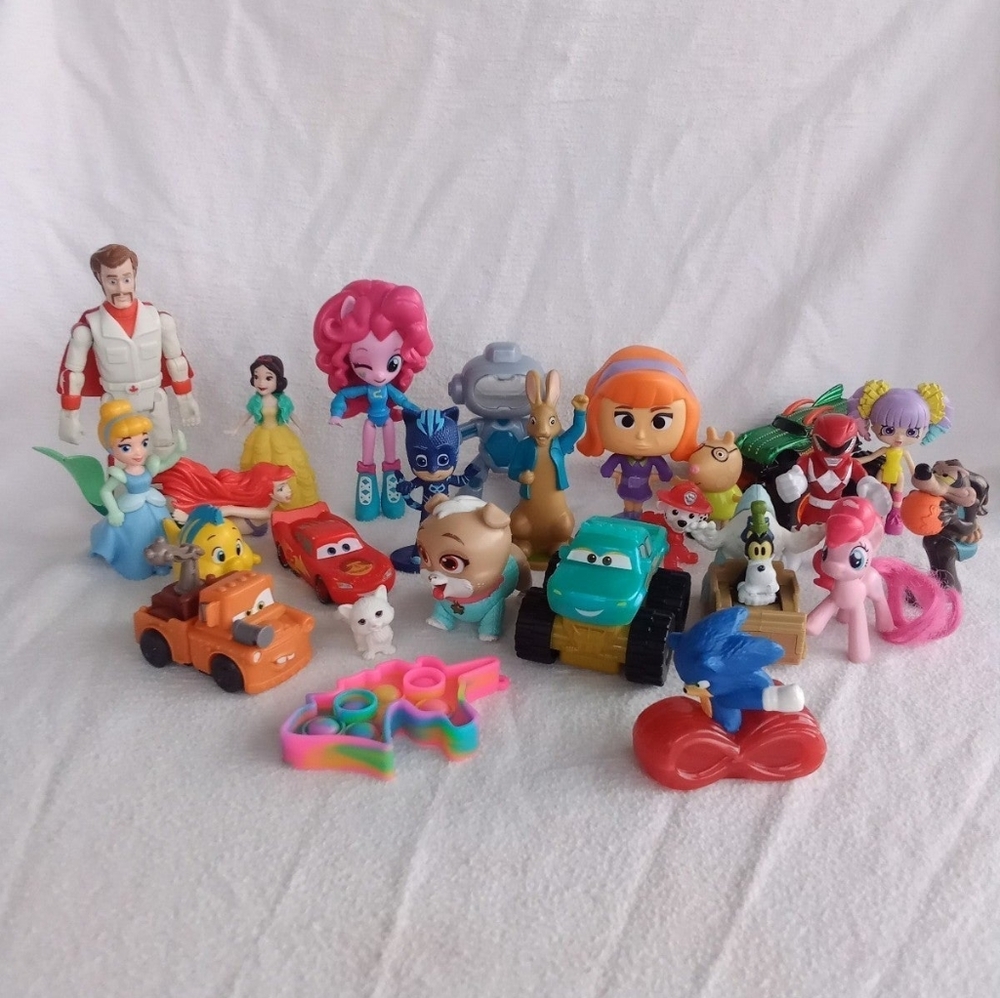 Lot of 25 Children's Toy Movie / Show Characters